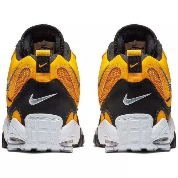 Nike Men's Yellow and Black Air Sneakers - Picture 2 of 10
